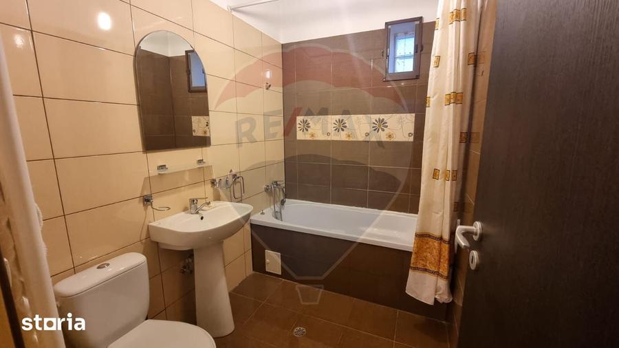Apartament cu 3 camere în Dămăroaia