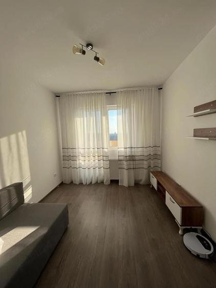 Garsonieră decomandată în Apărătorii Patriei