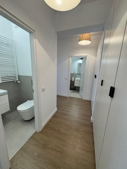 Apartament cu 2 camere semidecomandat, mobilat în Baza 3