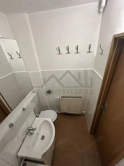 Apartament cu 2 camere semidecomandat în Filiași