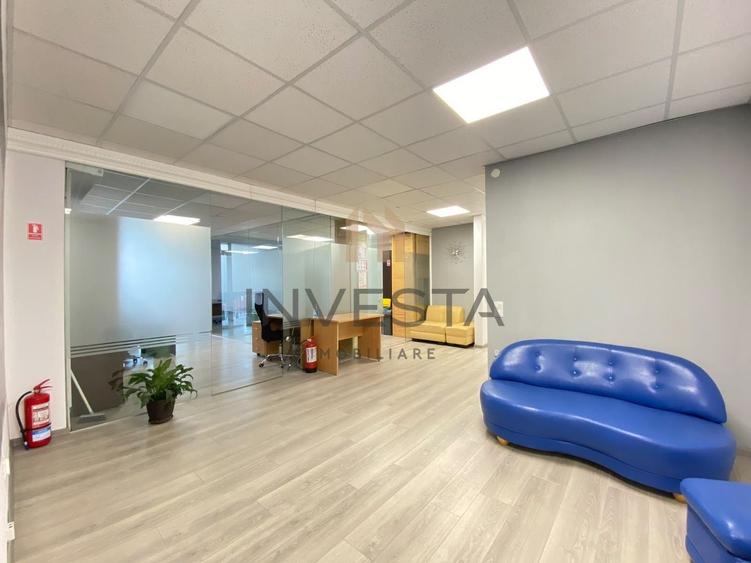 Apartament cu 4 camere decomandat, mobilat în Central
