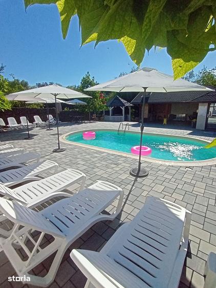 Casă cu 8 camere cu Teren 1600 Mp în Giarmata