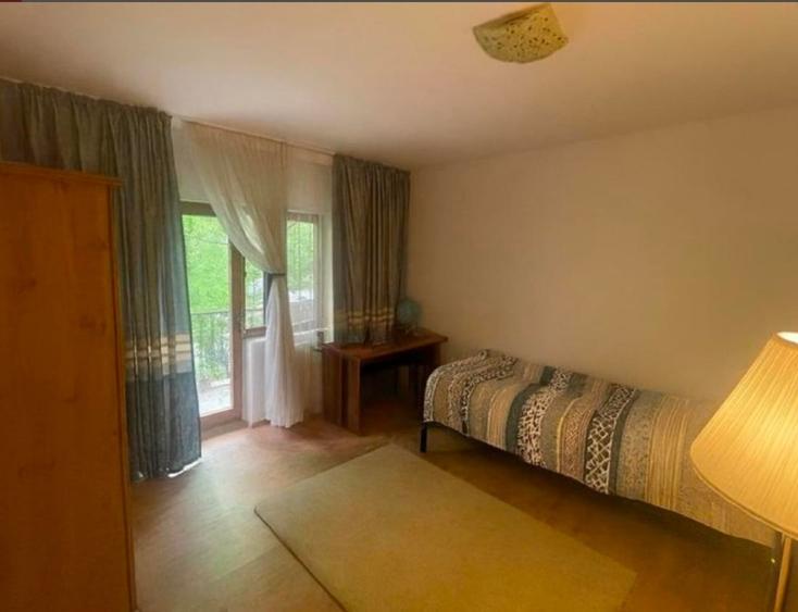 Apartament cu 4 camere decomandat în 13 Septembrie