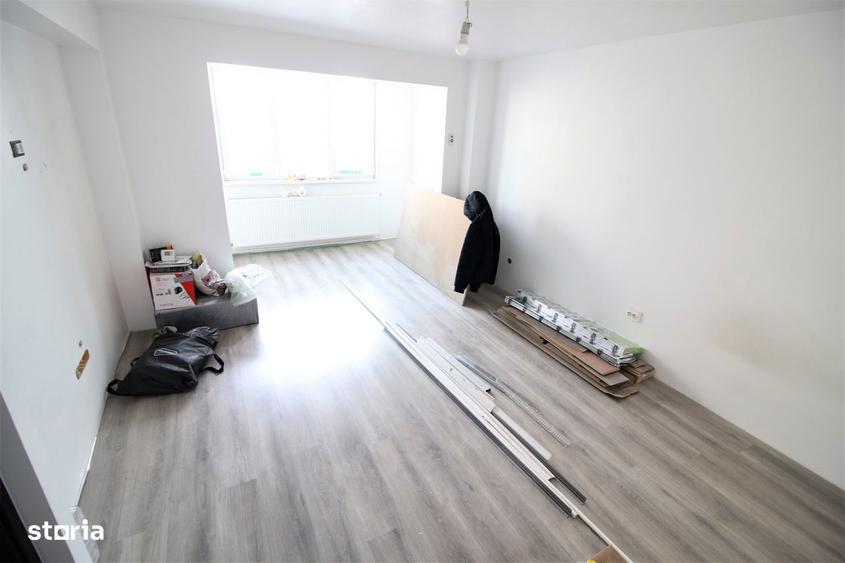 Apartament cu 2 camere decomandat în Micro 20