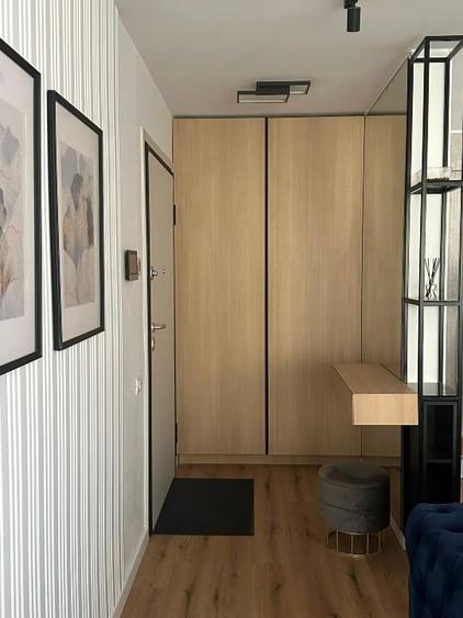 Apartament cu 4 camere semidecomandat, mobilat în Central