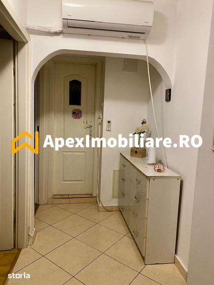 Apartament cu 3 camere decomandat în Vitan