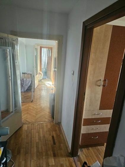 Apartament cu 2 camere semidecomandat, mobilat în Girocului