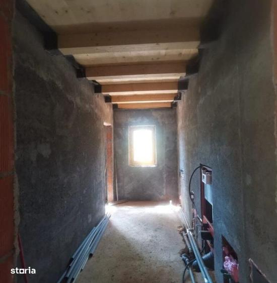 Casă cu 3 camere în Chiuzbaia