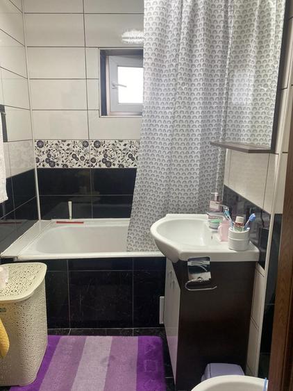 Apartament cu 3 camere decomandat în Giurgiului