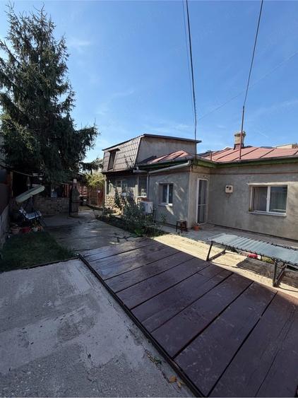 Casă cu 3 camere cu Teren 200 Mp în Apărătorii Patriei