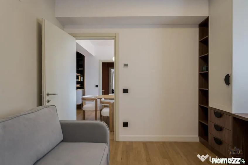 Apartament cu 4 camere semidecomandat în Dacia