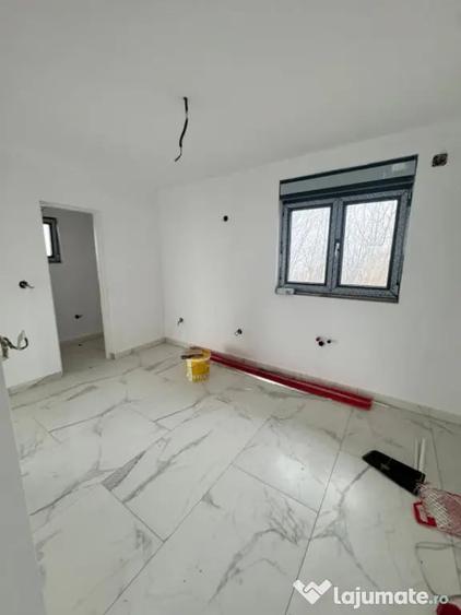 Casă cu 4 camere cu Teren 650 Mp în Satu Nou de Jos
