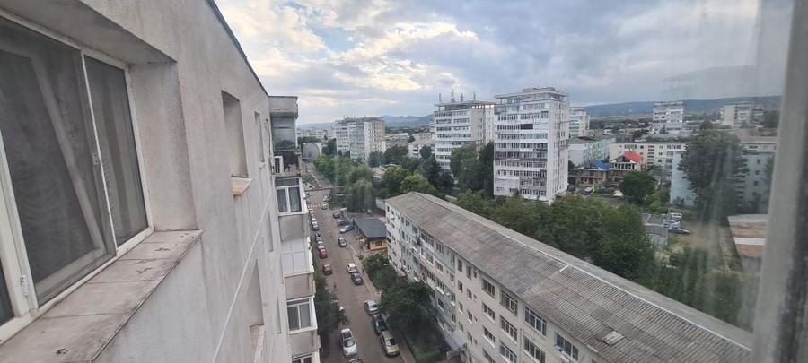 Apartament cu 3 camere decomandat în Orizont