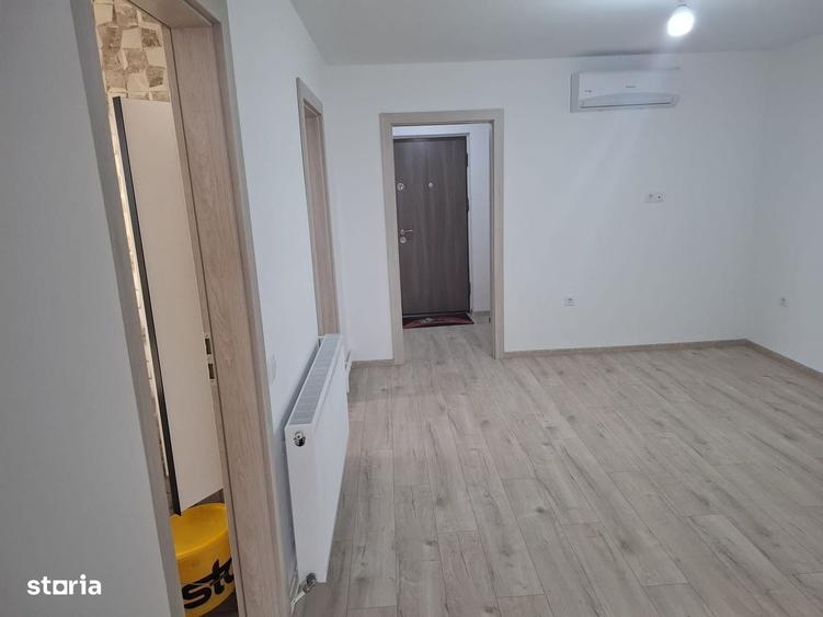 Apartament cu 3 camere decomandat în Șura Mică