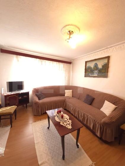 Apartament cu 2 camere semidecomandat, mobilat în Micro 4