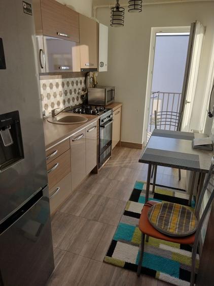 Inchiriez apartament 2 camere decomandat,bloc nou, 5 minute de aeroport - 2