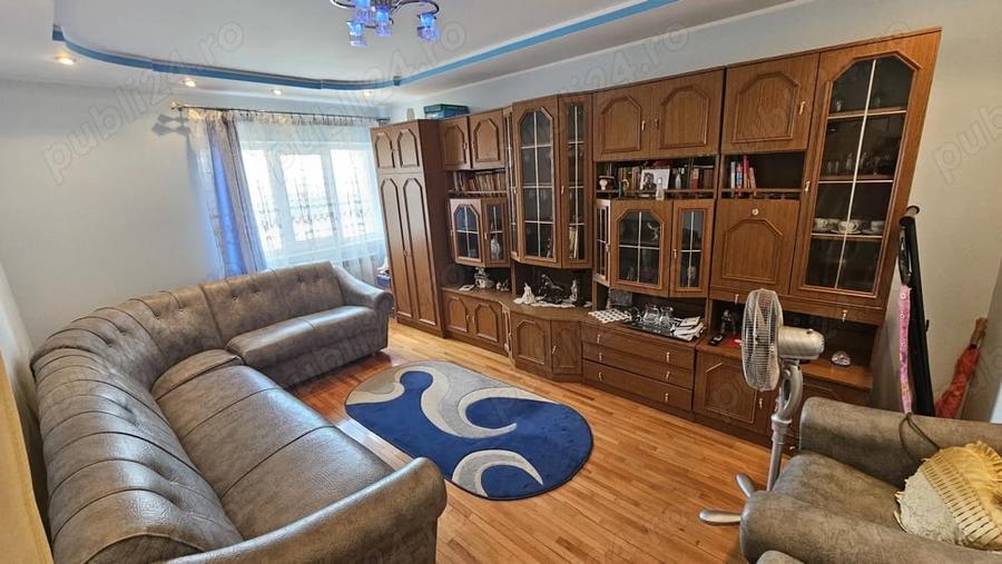 Apartament cu 3 camere decomandat în Fălticeni