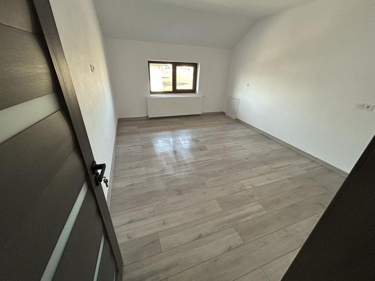 Casa de vanzare comuna Bradu , sat Geamana , strada Busuioc - 5