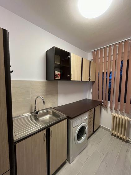 Apartament cu 2 camere decomandat în Exterior Vest