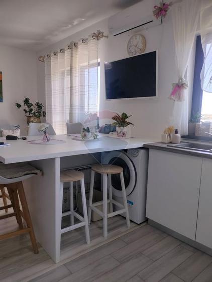 Casă cu 3 camere cu Teren 256 Mp în Nazna