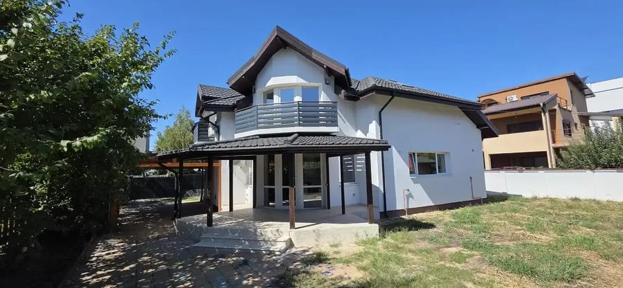 Casă individuală cu 5 camere cu Teren 640 Mp în Vest