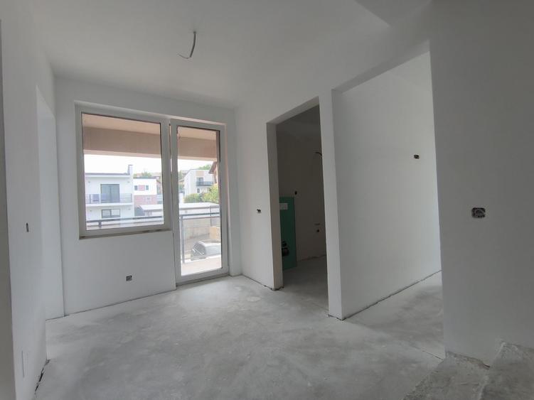 Casă cu 4 camere în Dezmir