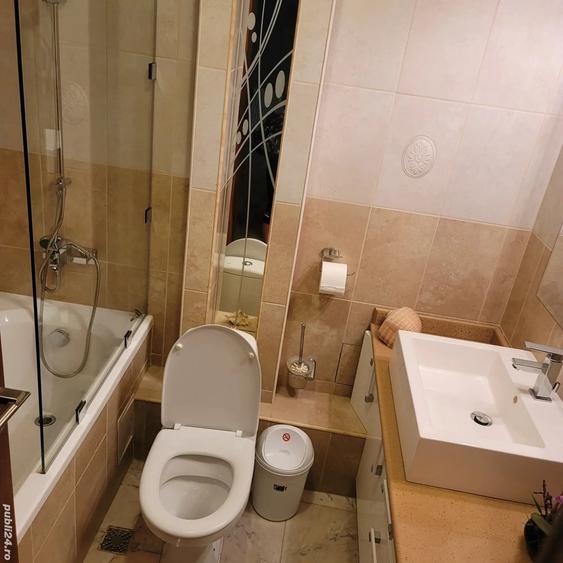 Apartament cu 3 camere decomandat în Spitalul Județean