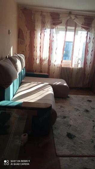 Apartament cu 3 camere decomandat în Micro 16