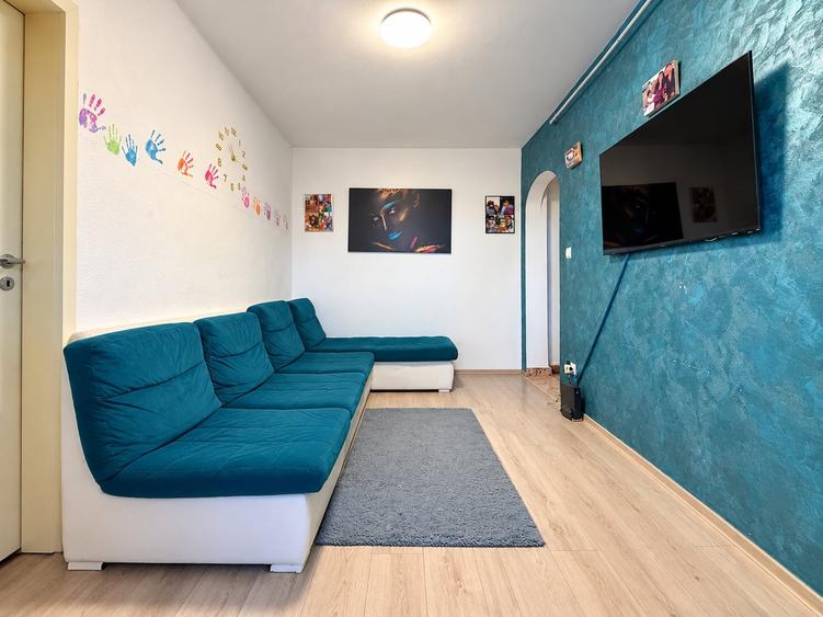 Apartament cu 3 camere, mobilat în P-ța Doina
