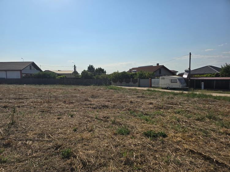 Teren Construcții intravilan de 20000 mp, în Lazu