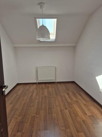 Apartament cu 3 camere decomandat în Soarelui