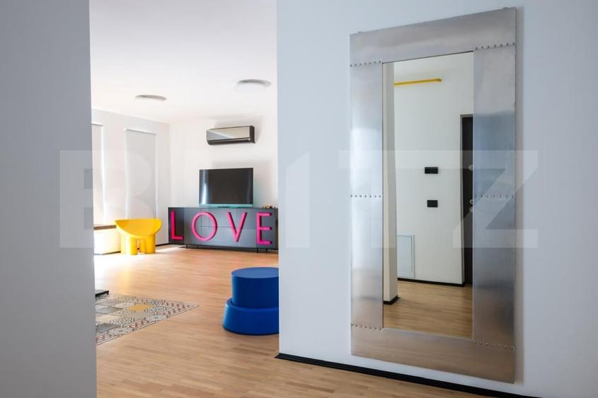 Apartament cu 3 camere semidecomandat, mobilat în Micro 16