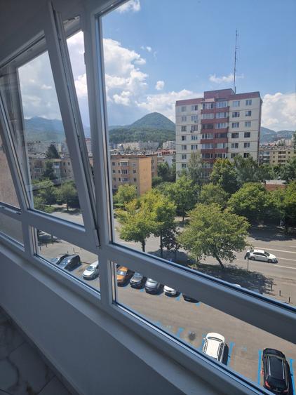 Apartament cu 3 camere decomandat în Vlahuță