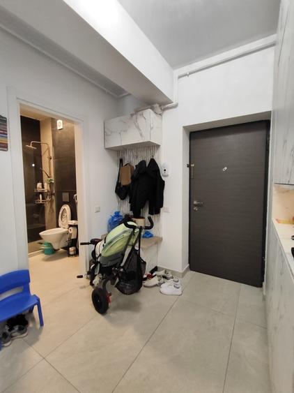Apartament cu 4 camere decomandat, mobilat în Brâncoveanu