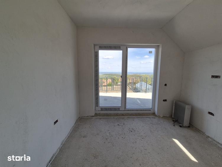 Casă cu 4 camere cu Teren 700 Mp în Feleacu