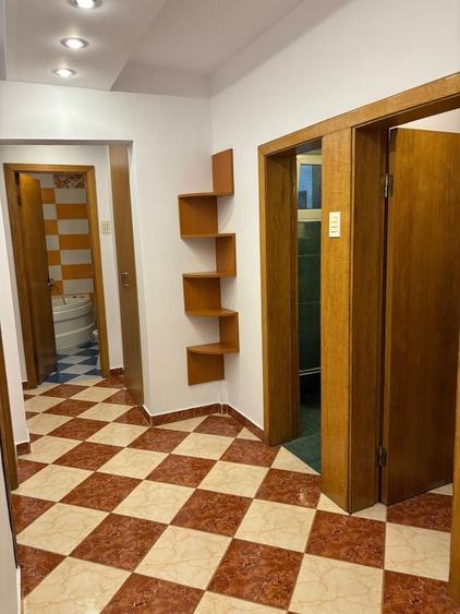 Apartament cu 3 camere, mobilat în Lacul Tei