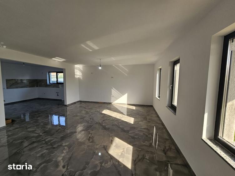 Casă cu 4 camere cu Teren 650 Mp în Central