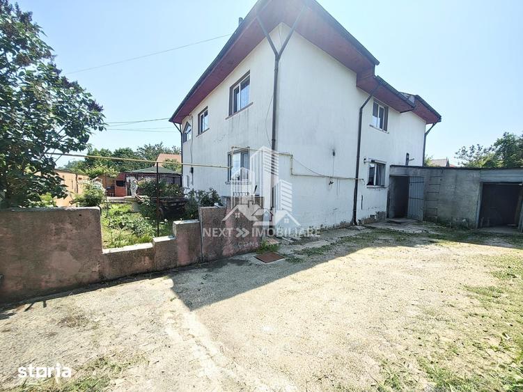 Casă cu 8 camere cu Teren 492 Mp în Central