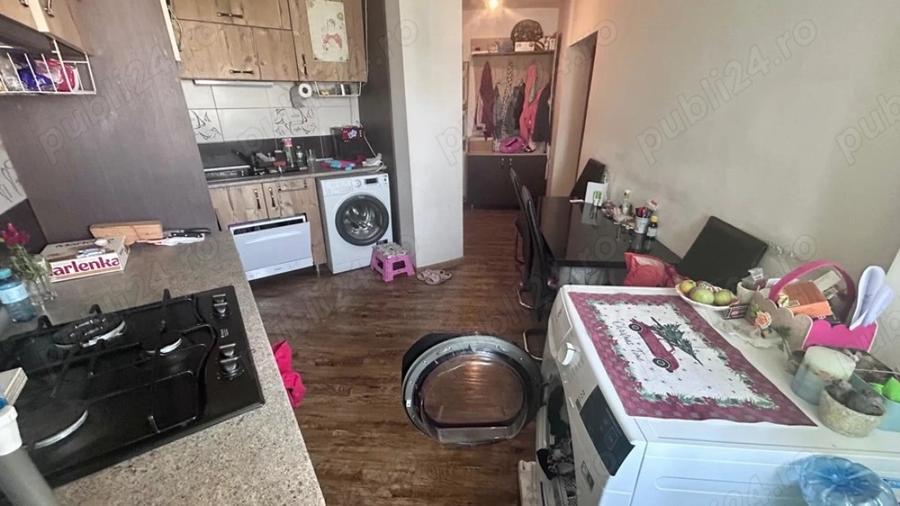 Apartament cu 3 camere decomandat, mobilat în Basarabia — fotografia 1