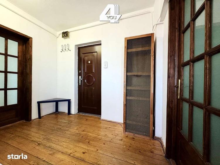 Apartament cu 2 camere semidecomandat în Intim