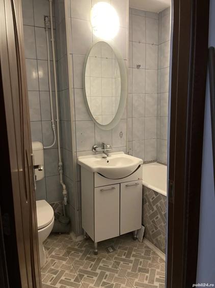 Apartament cu 3 camere decomandat în Micro 6