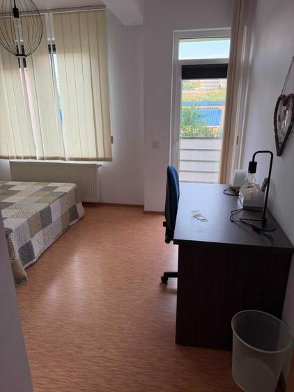 Apartament cu 3 camere decomandat în Câmpului