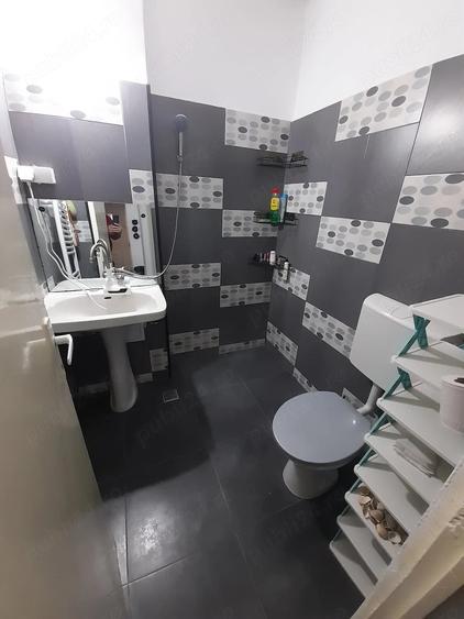 Apartament cu 4 camere decomandat în Criș