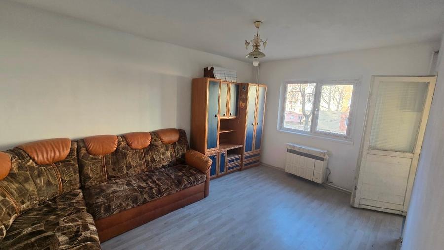 Garsonieră decomandată în Micro IV