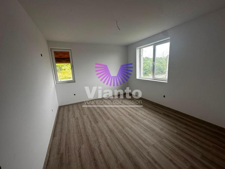 Duplex cu 5 camere cu Canalizare în Exterior Vest