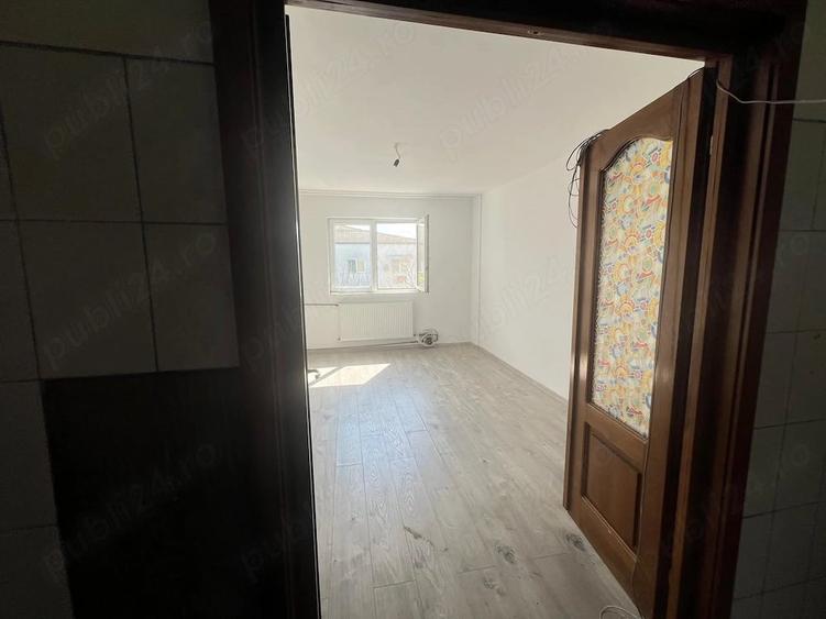 Apartament cu 2 camere semidecomandat în Buziașului