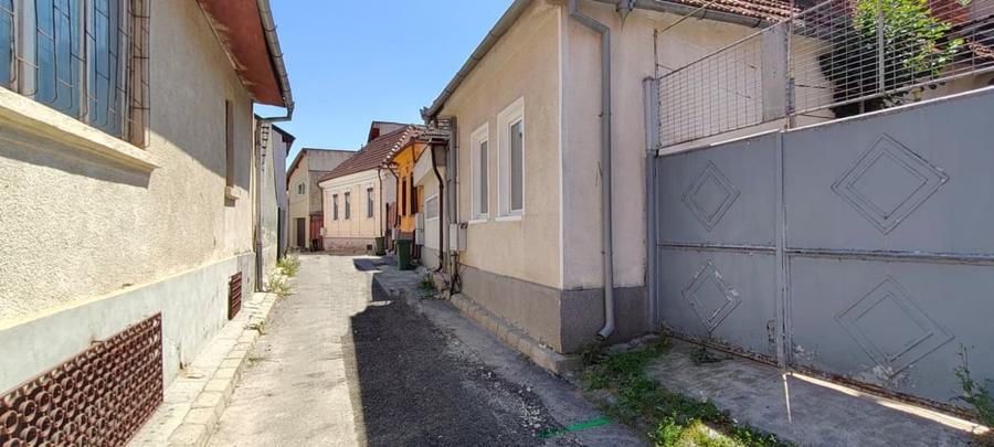 Apartament cu 2 camere decomandat în Brașovul Vechi