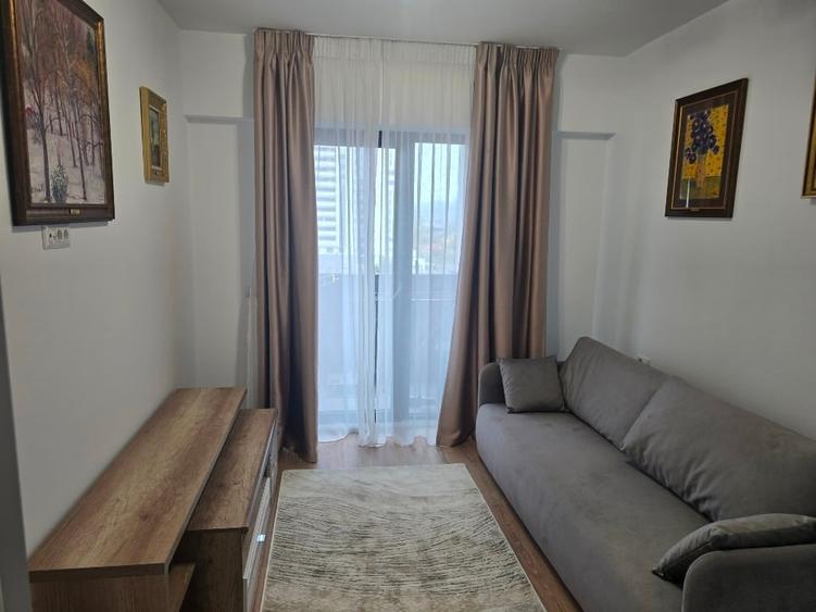 Apartament cu 3 camere decomandat, mobilat în Tătărași