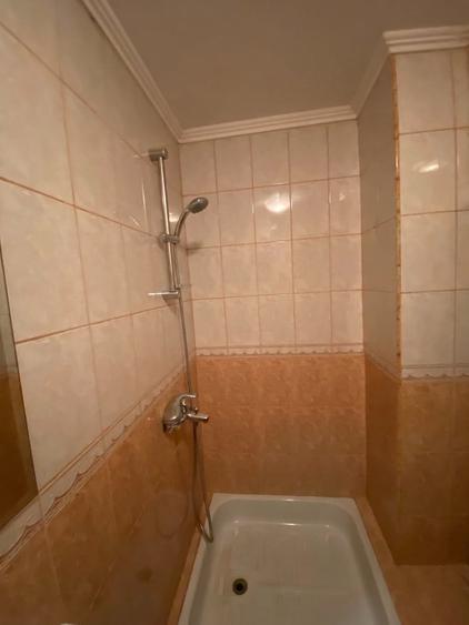 Apartament cu 4 camere semidecomandat, mobilat în Sebastian