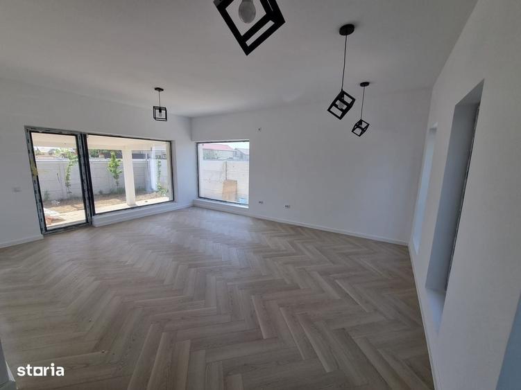 Casă cu 4 camere în Domnești